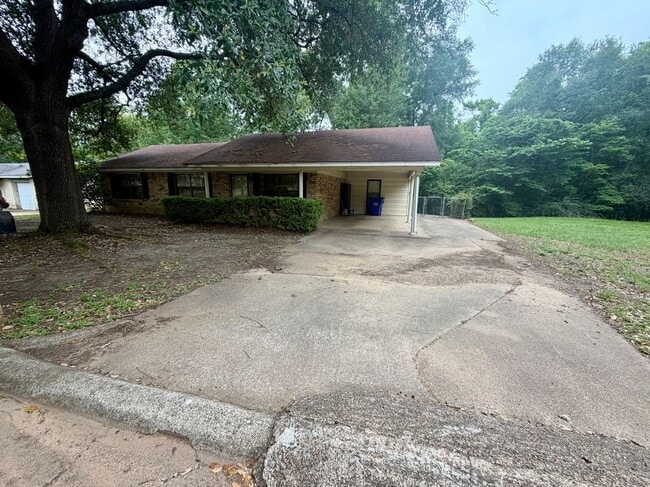 Photo - 224 Woodland Cir