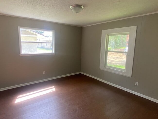 Photo - Renovated 2 Bedroom 1 Bath Unit for Rent! Unit 104