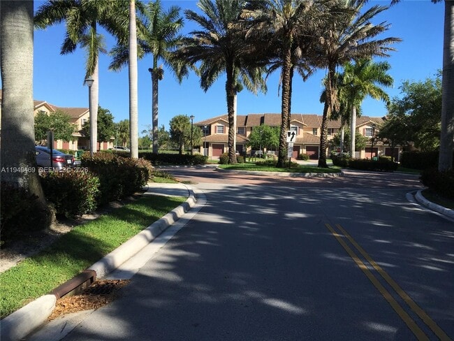 Photo - 3338 Lakeside Dr