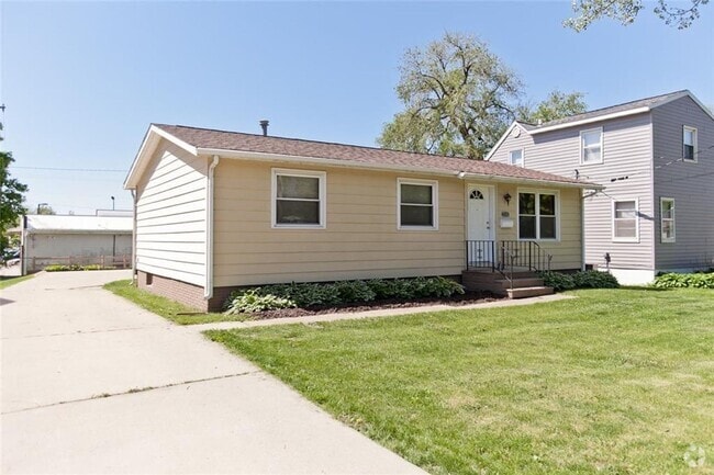 Building Photo - 3 Bed 2 Bath Home Available NOW In Marion!