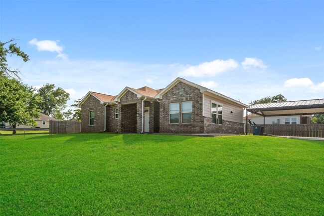14103 Overstreet Dr