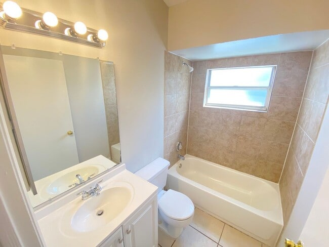 Photo - 312 San Gabriel St
