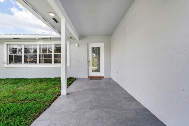 Photo - 11240 Sheridan St