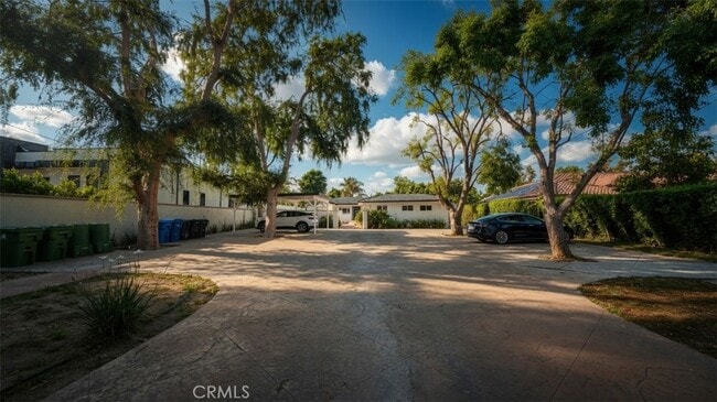 5855 Shirley Ave