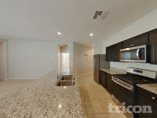 Photo - 30962 W Cheery Lynn Rd