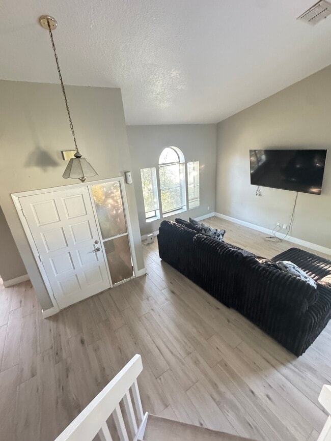 8082 Village Green Rd