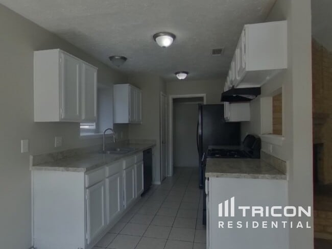 Photo - 2802 N Spring Dr