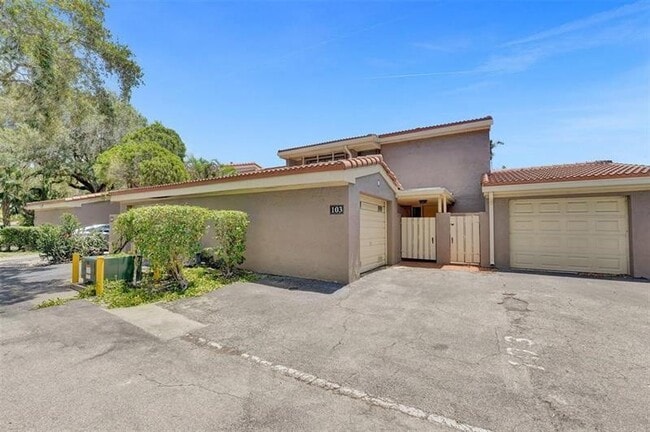 Photo - 103 Heatherbrook Way