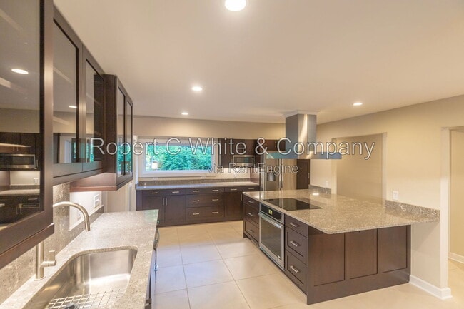 Photo - 16 Sunbrook Rd