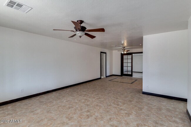 Photo - 1320 W 6th St