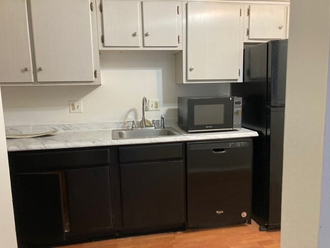 Photo - 25304 Shiawassee Cir Unidad 105