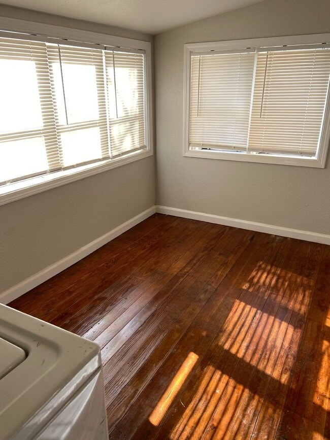 Photo - 2603 21st St Unit Rear