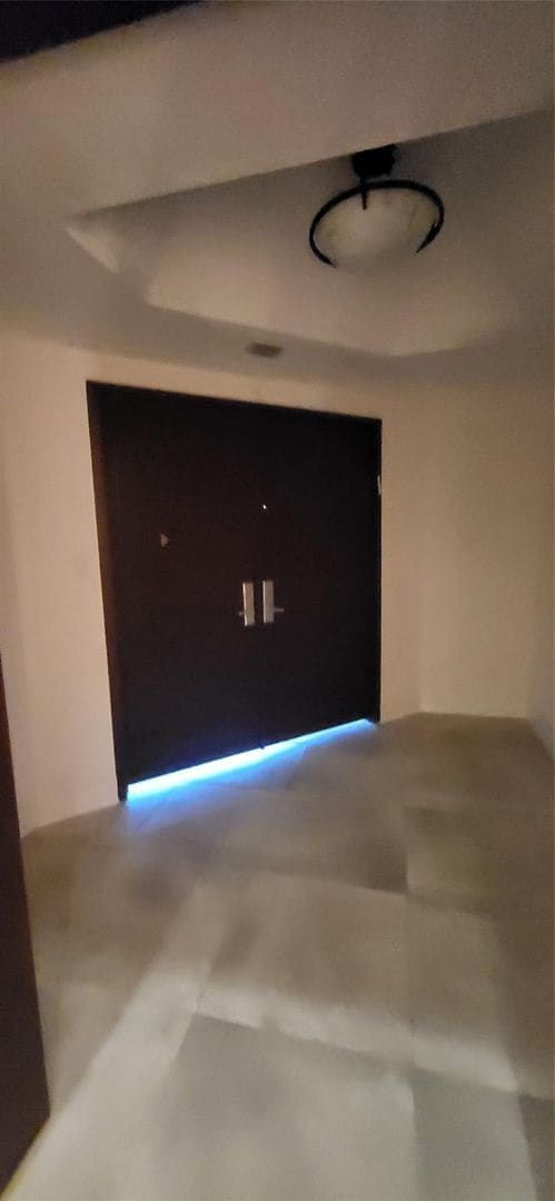 Photo - 2600 Island Blvd