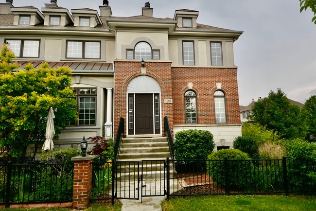 Building Photo - 1904 Alta Vista Ct