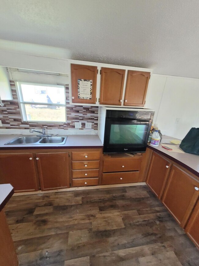 Photo - 3 bedroom 2 bathroom Mobile Home