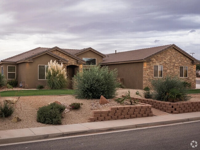 Front of home - 2819 S Grass Valley Dr Rental
