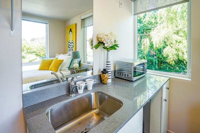 Photo - Alcove Spring Park - Modern Cozy Studio Apartments in First Hill