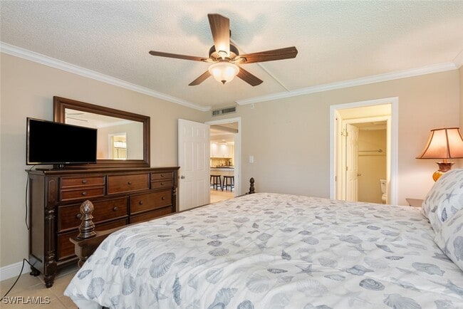 Building Photo - 2264 Winkler Ave Unit 202