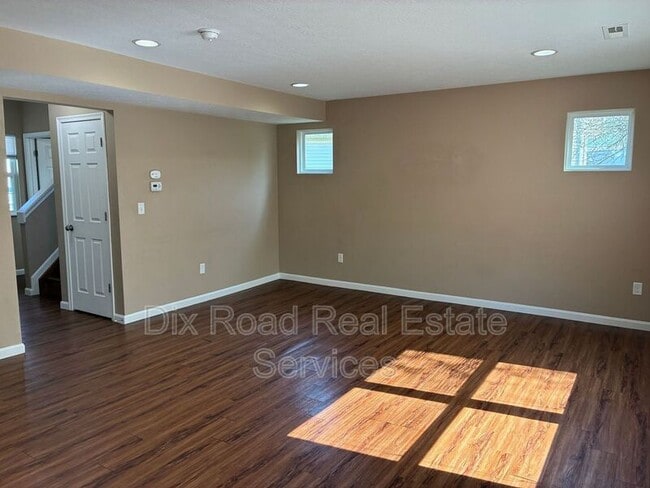 Photo - 461 Draft Ct