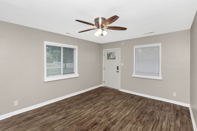 Photo - 4304 9th Ave SW