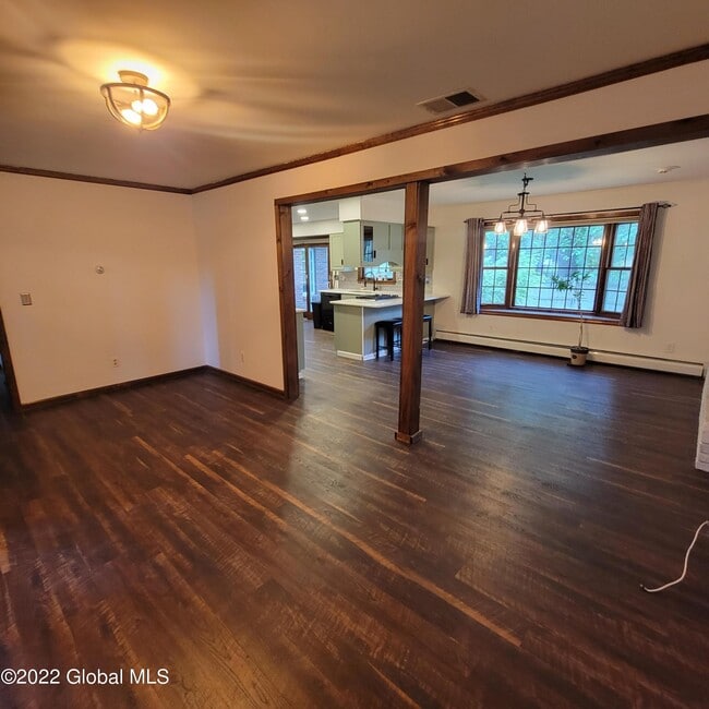 Photo - 104 Serif Ln