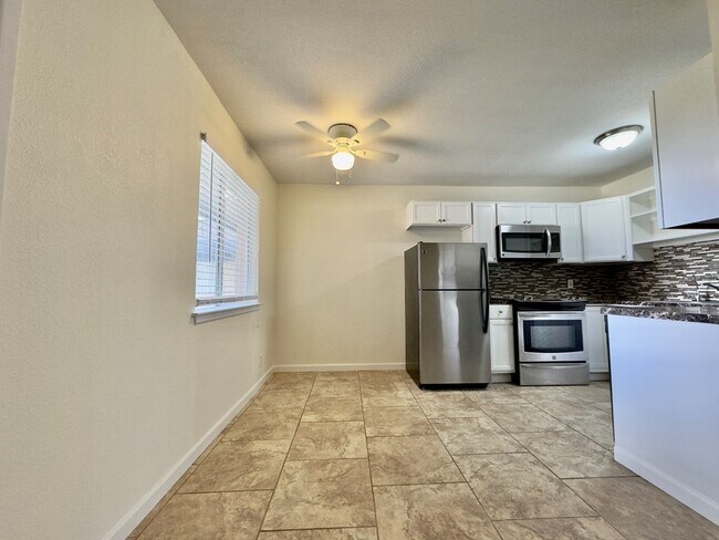 Photo - 501 W Louisiana Ave