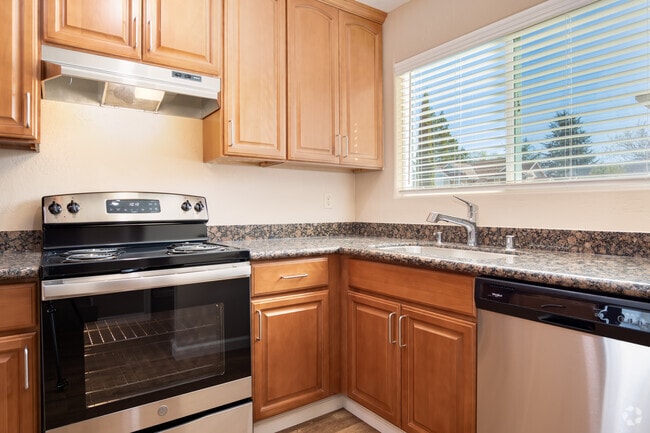2BR, 1.5BA - 1000SF