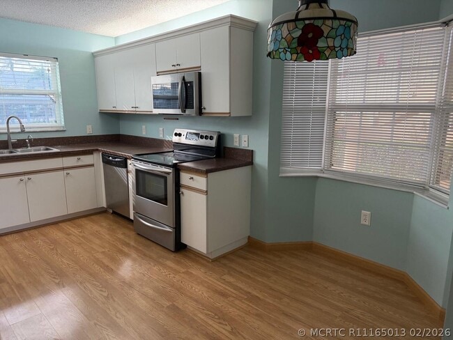 670 E Lake Jasmine Cir Unit 106