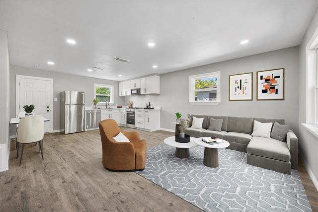 Building Photo - 445 Canal St