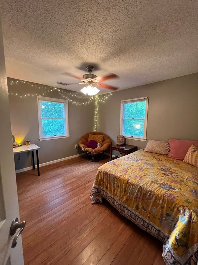 Photo - 131 River Shore Dr
