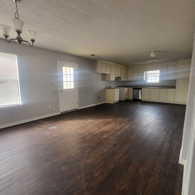 Photo - 639 Ed Beckham Rd