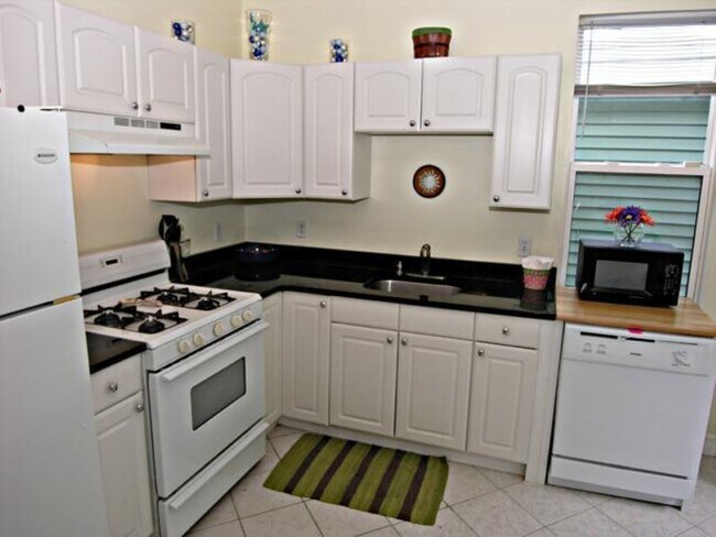 Photo - 109 Heath St Unit 4