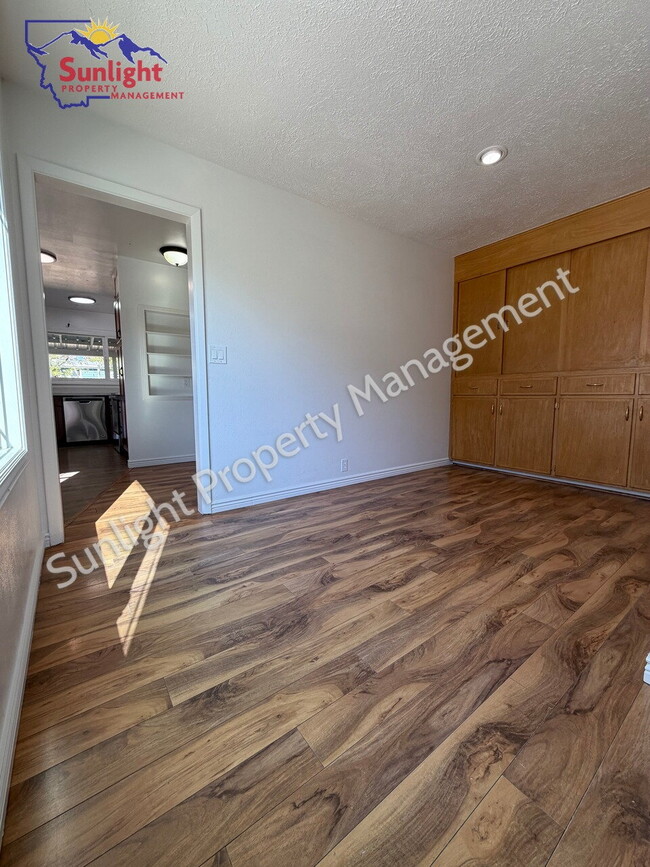 Photo - 2228 Maple St