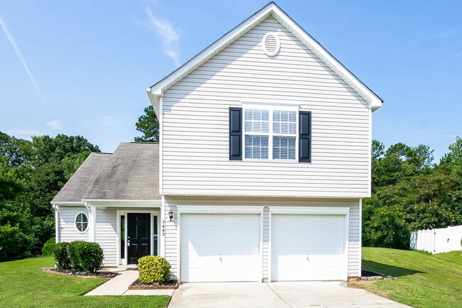 Building Photo - 7443 Hidden Creek Dr