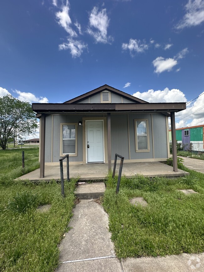 Building Photo - 419 S Morton Ave Rental