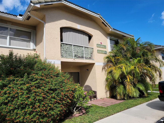 Photo - 12255 Royal Palm Blvd Unit 8-O