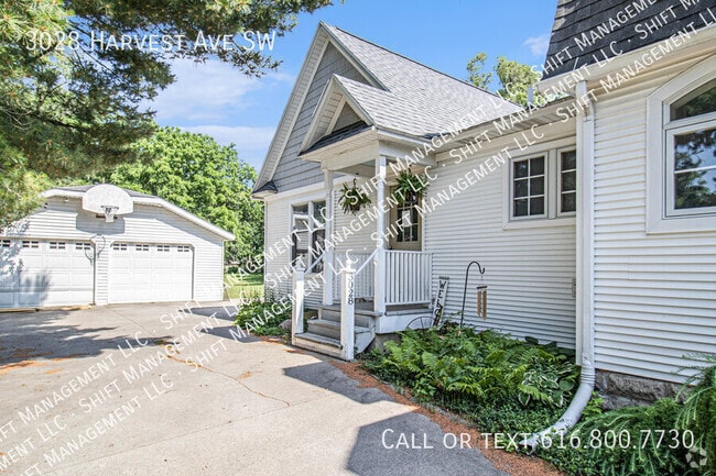 Building Photo - 3028 Harvest Ave SW Rental