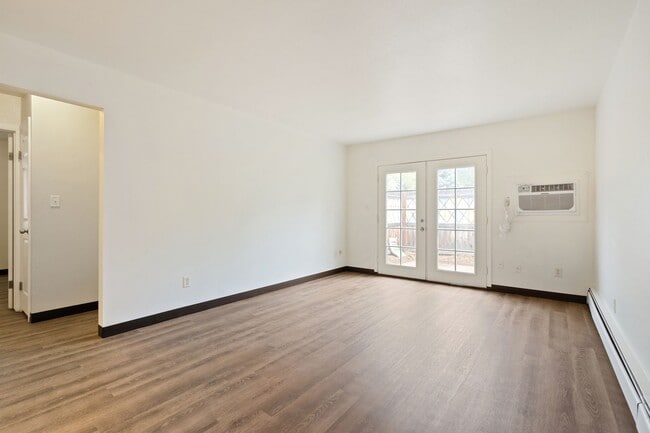Photo - 405 E Thunderbird Dr