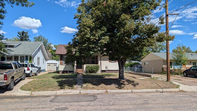 Photo - 2015 Bradley Ave