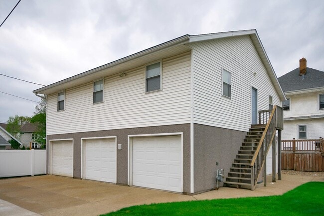 Building Photo - 540 N Main St Rental
