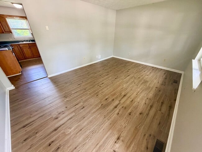 Photo - 514 Foxwood Dr