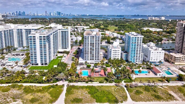 2401 Collins Ave Unit 908