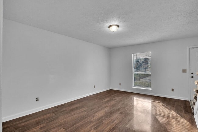 Photo - 1110 N Montgomery St Unidad 2