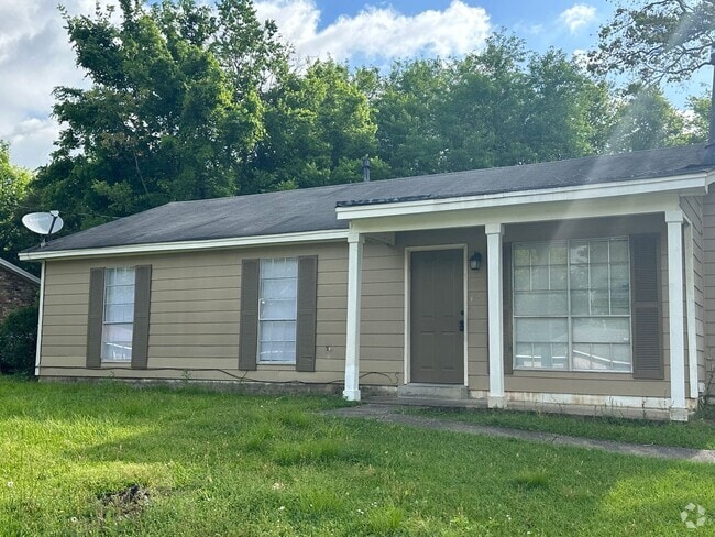 Building Photo - 3 Bedroom 1 bath Rental