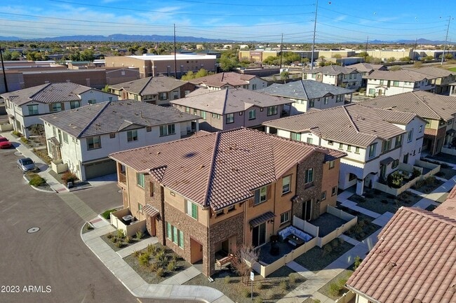 Building Photo - 4100 S Pinelake Way Rental