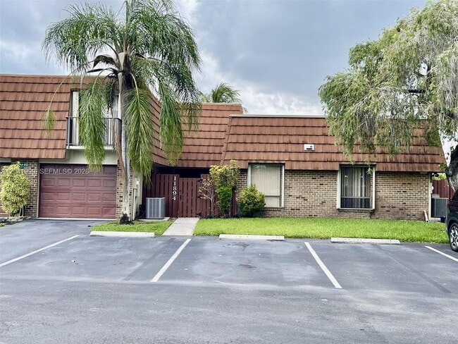 Building Photo - 11894 SW 12th Pl