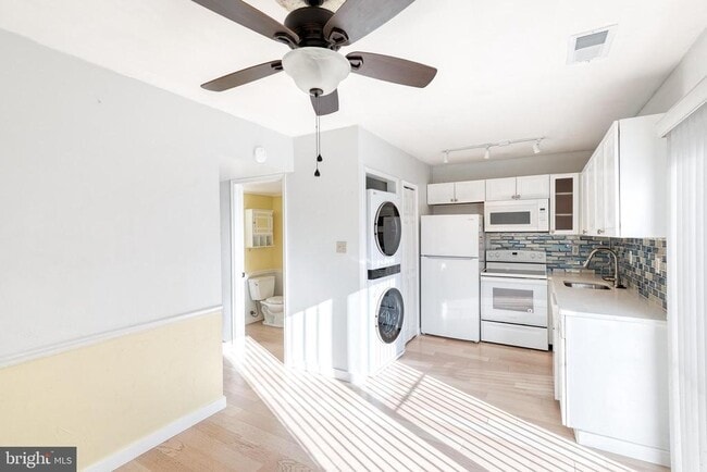 Photo - 1615 Fendall Ct