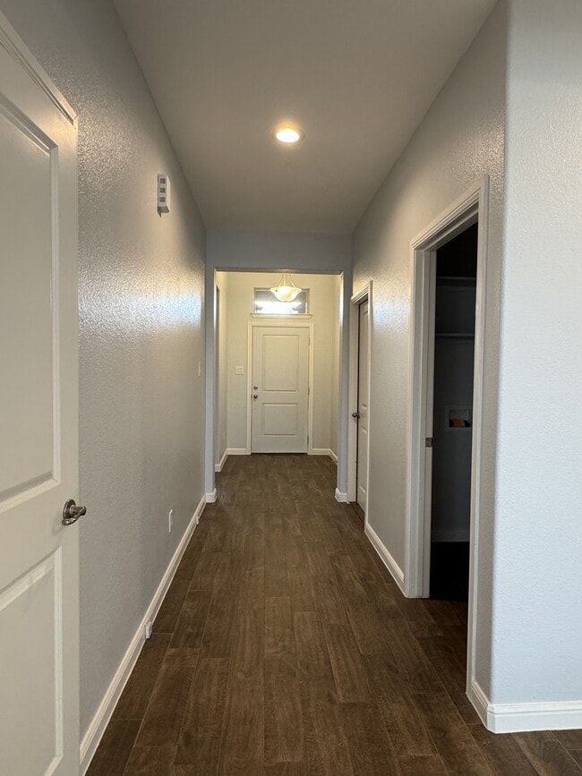 Photo - 2511 Allview Ln