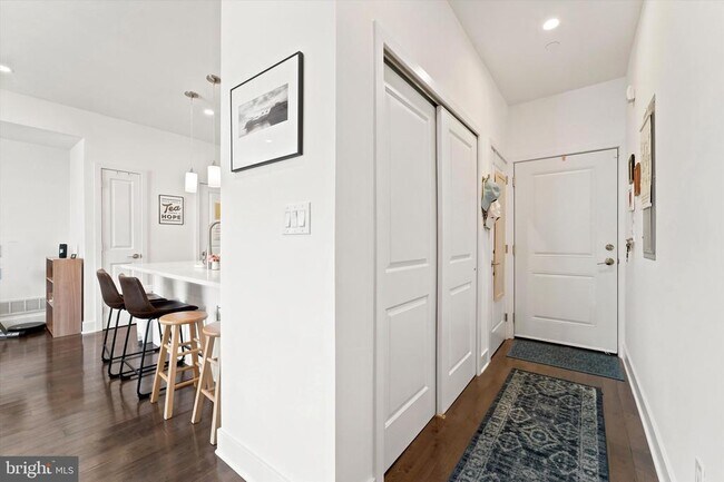 Photo - 1729 Carpenter St