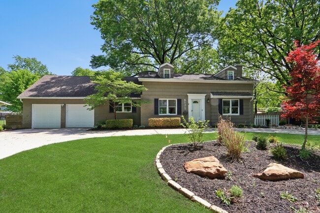 Building Photo - 8125 Lamar Ave